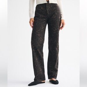 Abercrombie leopard print high rise 90s relaxed jeans size 29